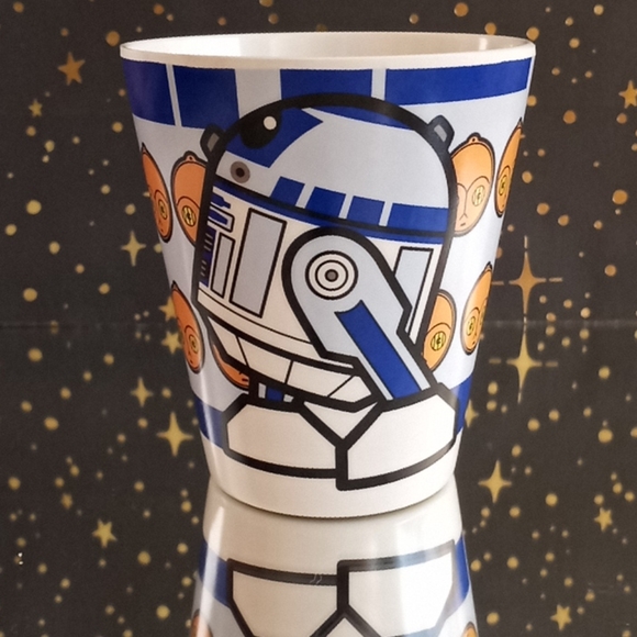 R2D2 - Star Wars COLLECTIBLE Plastic Cup - Picture 3 of 6